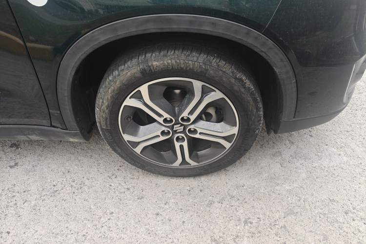 Used Suzuki Vitara 2016 1.4T Automatic All-Wheel Drive Leading Version Right Front Wheel Hub