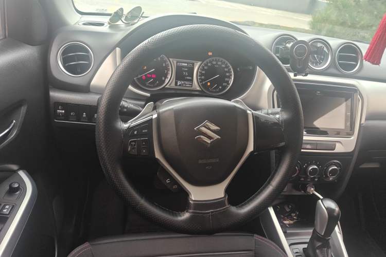Used Suzuki Vitara 2016 1.4T Automatic All-Wheel Drive Leading Version Steering Wheel