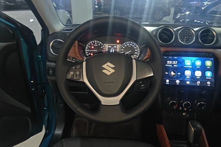 Used Suzuki Vitara 2016 1.4T Automatic Two-Wheel Drive Elite Model Steering Wheel