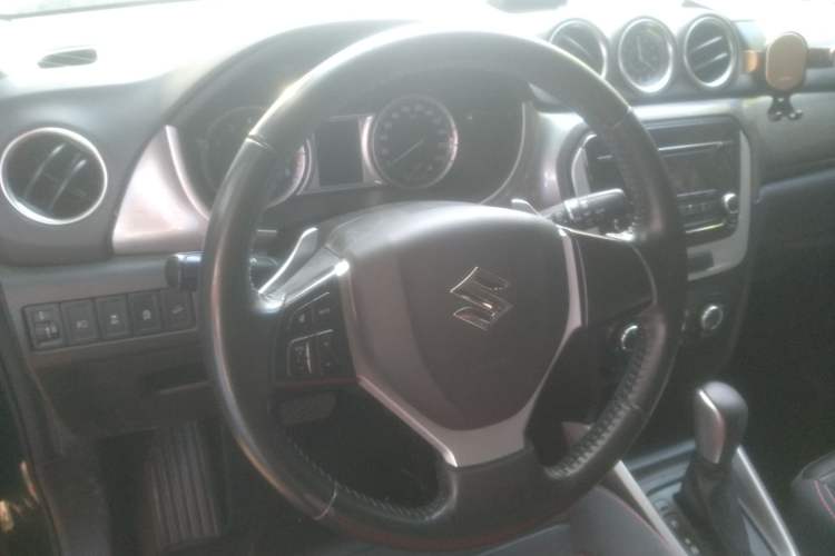 Used Suzuki Vitara 2016 1.4T Automatic All-Wheel-Drive Elite Model Steering Wheel