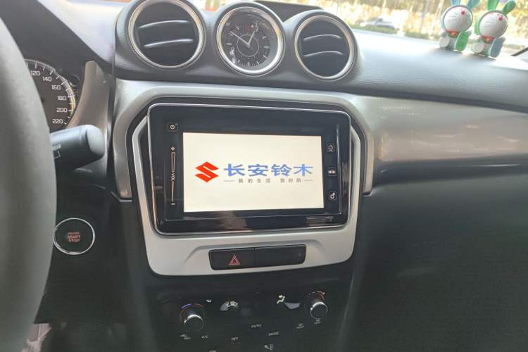 Used Suzuki Vitara 2016 1.4T Automatic Two-Wheel Drive Luxury Version Audio And AC Panel