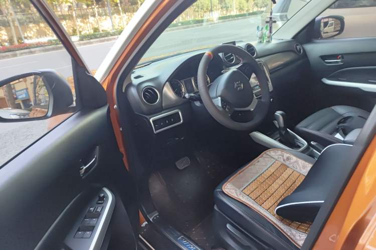 Used Suzuki Vitara 2016 1.4T Automatic Two-Wheel Drive Luxury Version Driver Seat