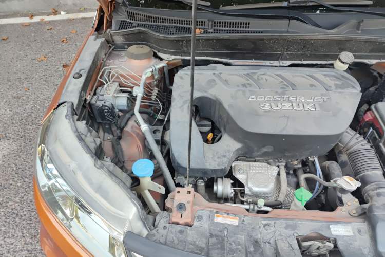 Used Suzuki Vitara 2016 1.4T Automatic Two-Wheel Drive Luxury Version Engine Bay Right