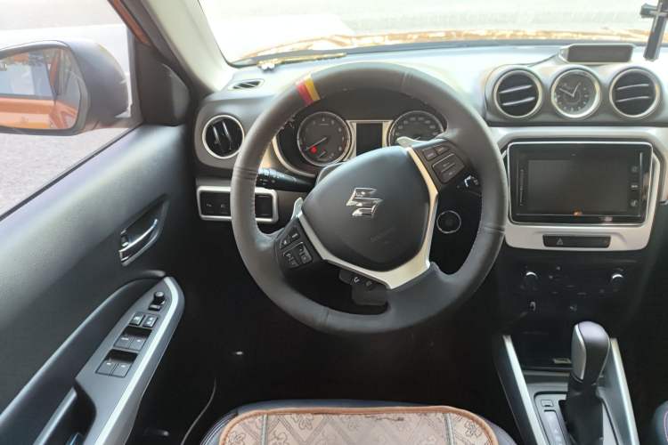 Used Suzuki Vitara 2016 1.4T Automatic Two-Wheel Drive Luxury Version Steering Wheel