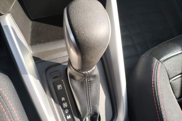 Used Suzuki Vitara 2016 1.4T Automatic All-Wheel Drive Leading Version Gear Lever