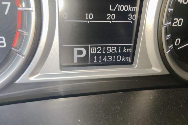Used Suzuki Vitara 2016 1.4T Automatic Two-Wheel Drive Elite Model Odometer Close Up