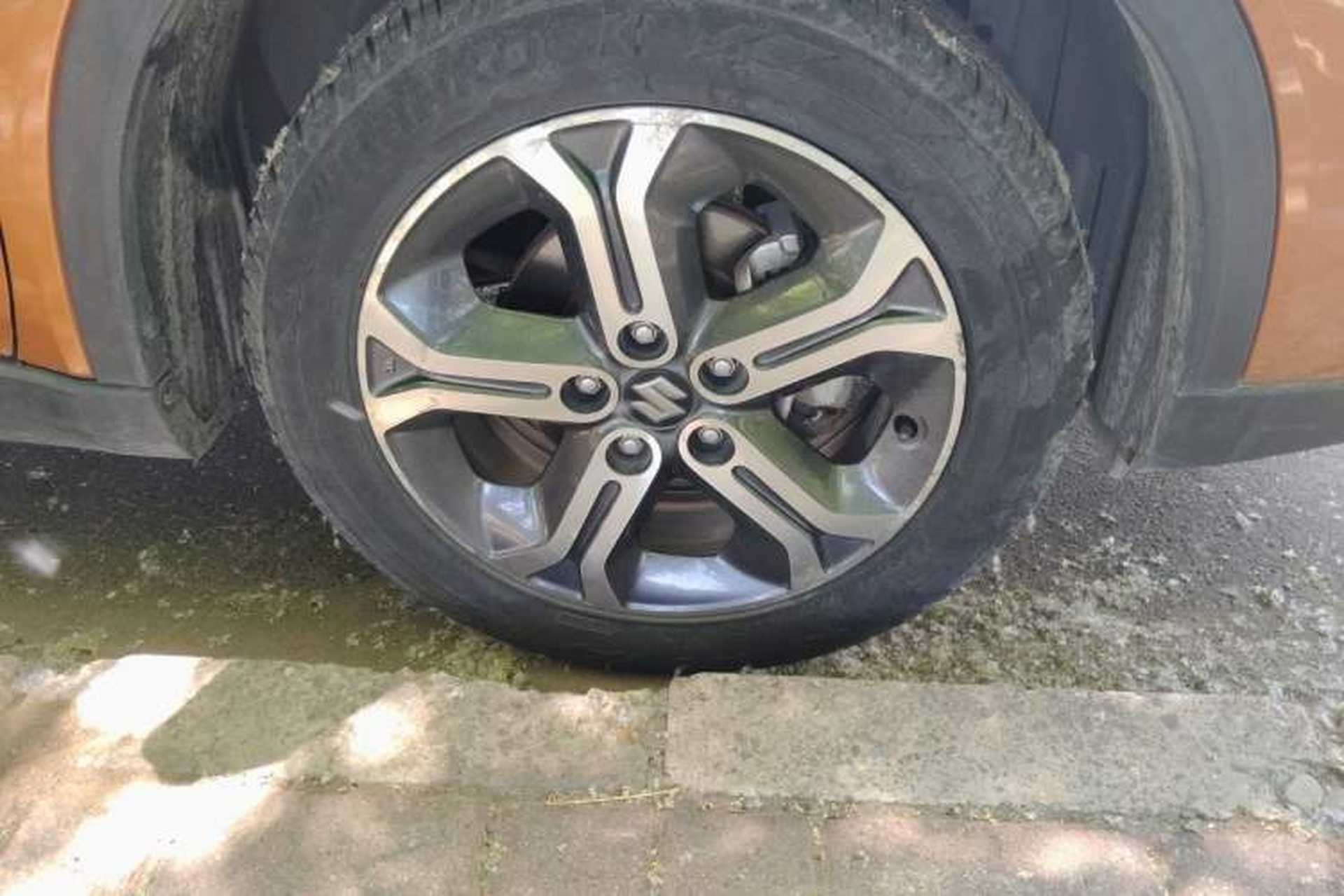 Used Suzuki Vitara 2016 1.4T Automatic Two-Wheel Drive Elite Model Right Front Wheel Hub