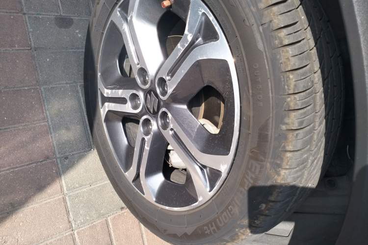 Used Suzuki Vitara 2016 1.4T Automatic All-Wheel Drive Leading Version Right Front Wheel Hub