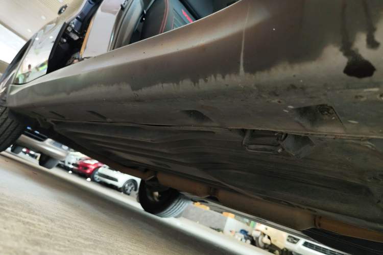 Used Suzuki Vitara 2016 1.4T Automatic Two-Wheel Drive Elite Model Right Side Sill