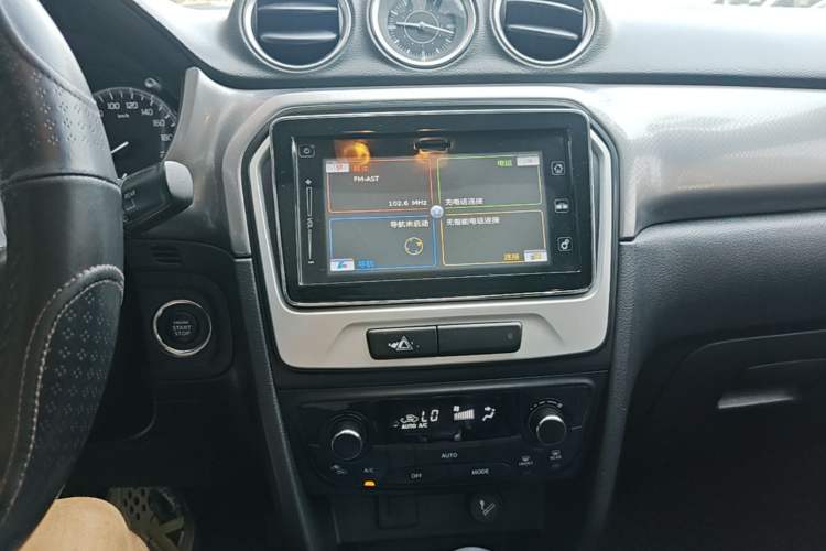 Used Suzuki Vitara 2016 1.4T Automatic Two-Wheel Drive Luxury Version Audio And AC Panel