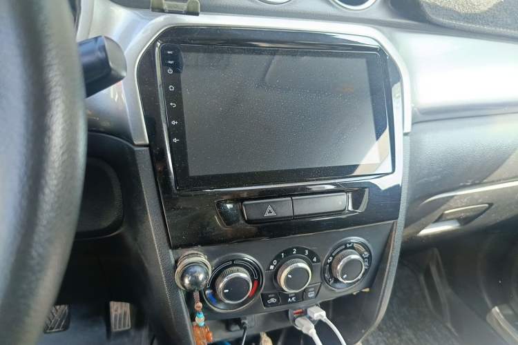 Used Suzuki Vitara 2016 1.6L Manual Two-Wheel Drive Entry-Level Trim Audio And AC Panel