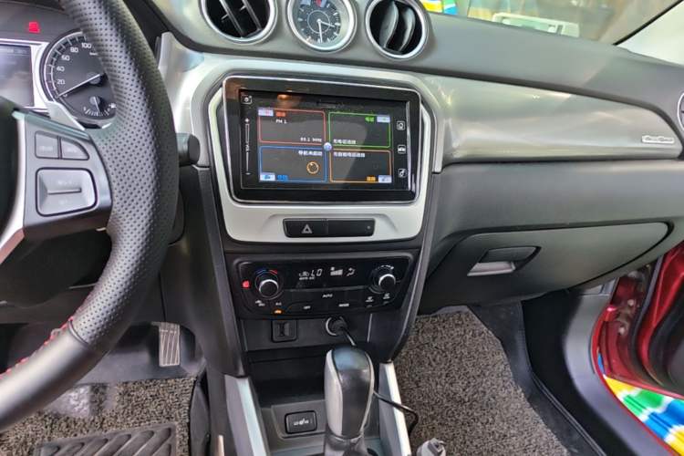 Used Suzuki Vitara 2016 1.4T Automatic 4x4 Flagship Model Audio And AC Panel