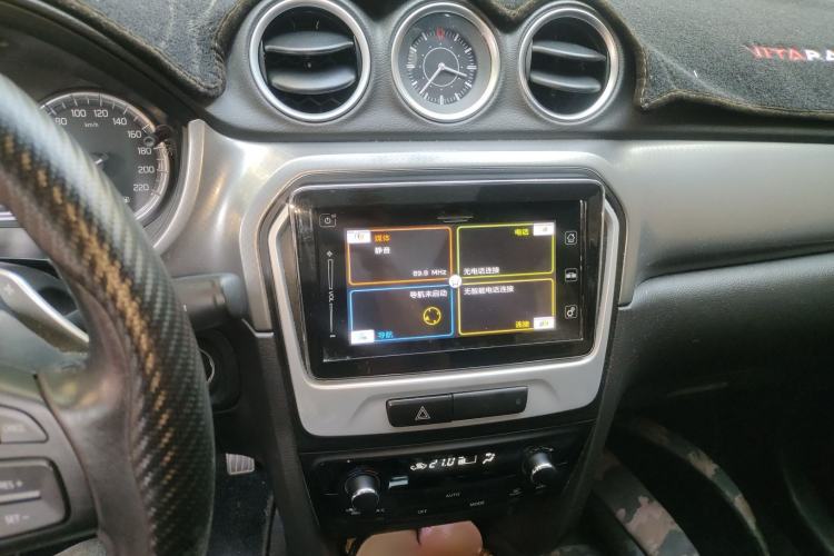 Used Suzuki Vitara 2016 1.4T Automatic Two-Wheel Drive Luxury Version Audio And AC Panel