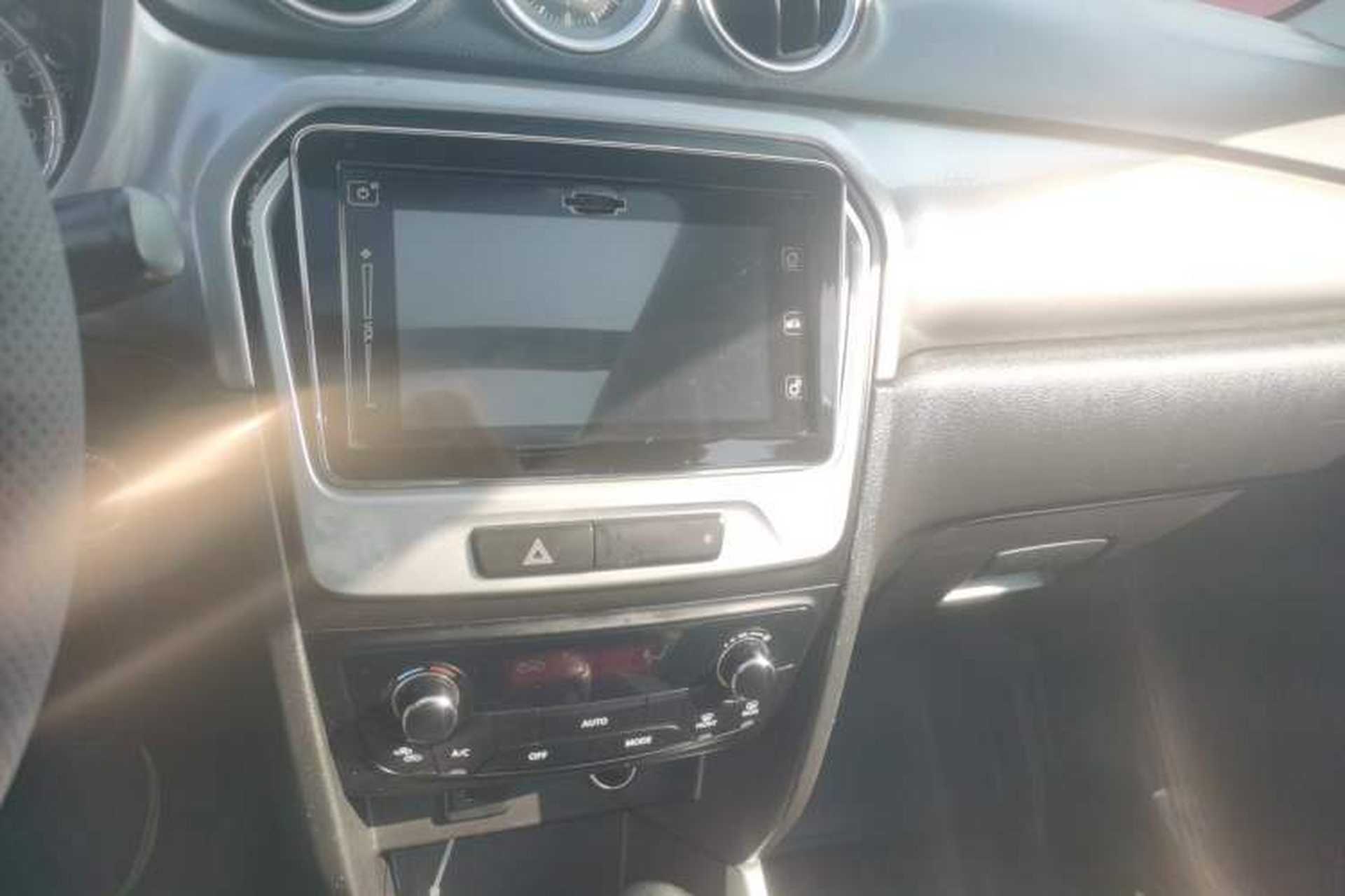 Used Suzuki Vitara 2016 1.4T Automatic Two-Wheel Drive Luxury Version Audio And AC Panel
