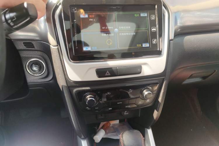 Used Suzuki Vitara 2016 1.4T Automatic 4x4 Flagship Model Audio And AC Panel