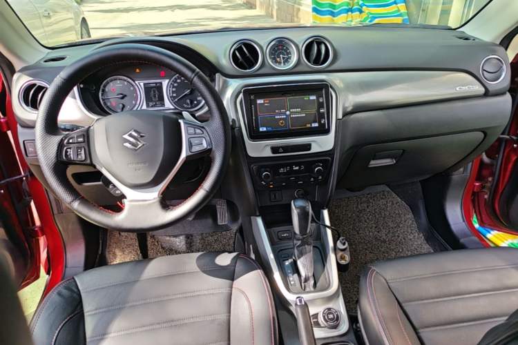 Used Suzuki Vitara 2016 1.4T Automatic 4x4 Flagship Model Center Console