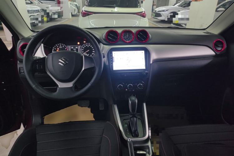 Used Suzuki Vitara 2016 1.4T Automatic Two-Wheel Drive Elite Model Center Console