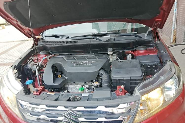 Used Suzuki Vitara 2016 1.4T Automatic Two-Wheel Drive Luxury Version Engine Bay