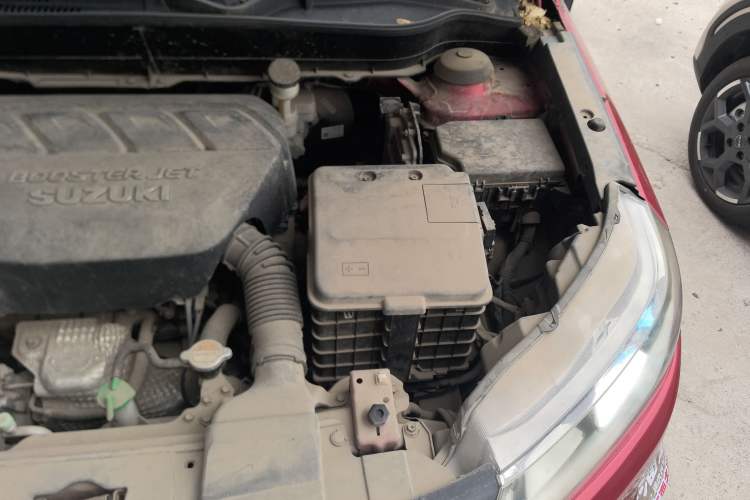 Used Suzuki Vitara 2016 1.4T Automatic Two-Wheel Drive Luxury Version Engine Bay Left