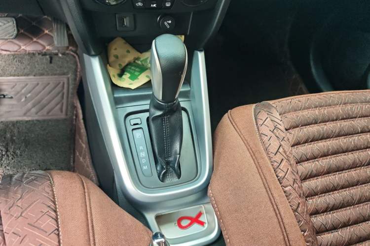 Used Suzuki Vitara 2016 1.4T Automatic Two-Wheel Drive Elite Model Gear Lever