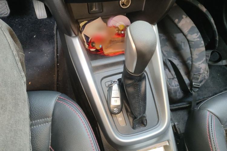 Used Suzuki Vitara 2016 1.4T Automatic Two-Wheel Drive Luxury Version Gear Lever