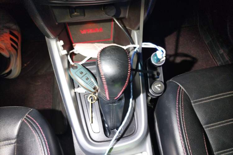 Used Suzuki Vitara 2016 1.4T Automatic Two-Wheel Drive Luxury Version Gear Lever