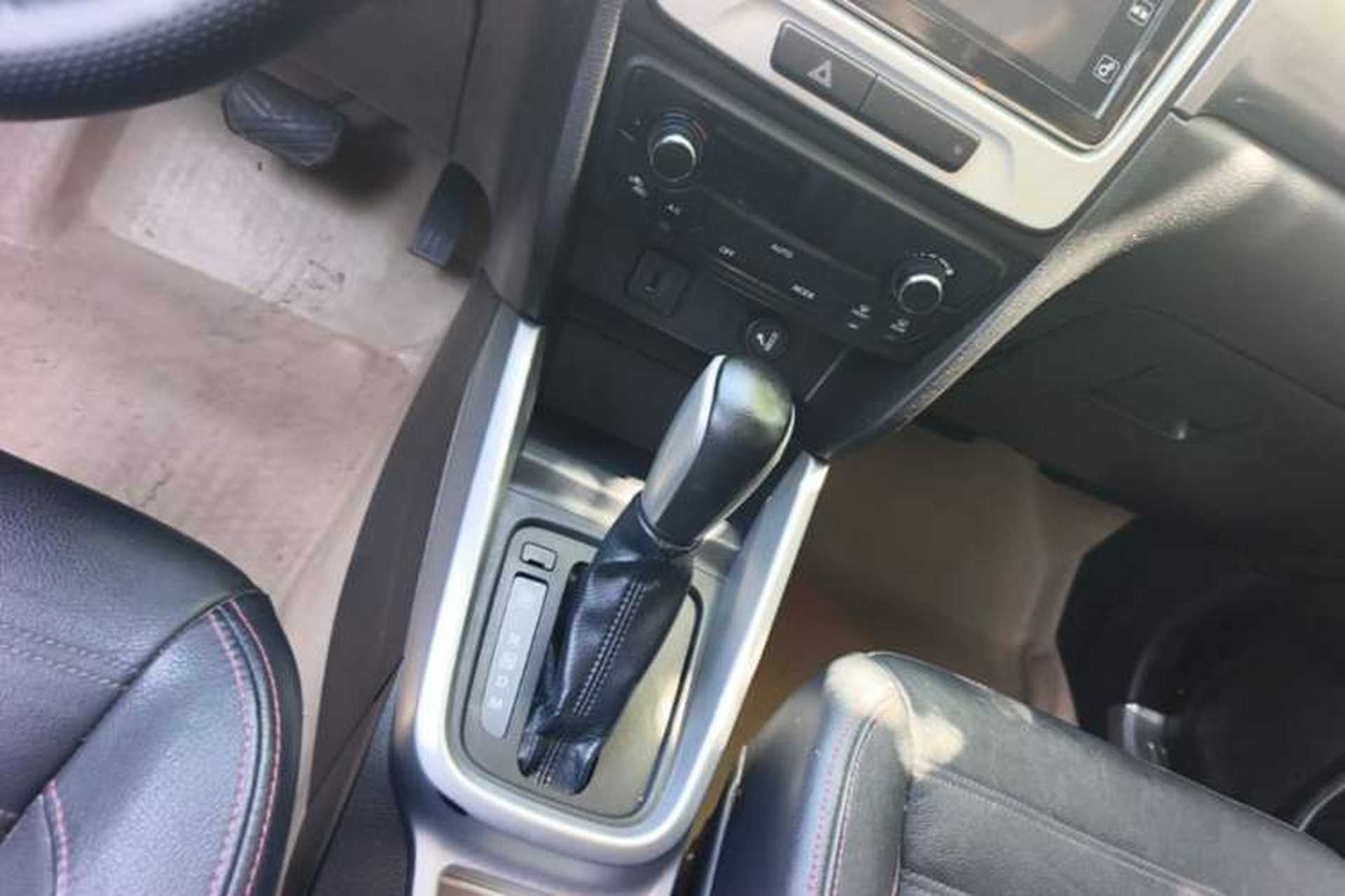 Used Suzuki Vitara 2016 1.4T Automatic Two-Wheel Drive Luxury Version Gear Lever