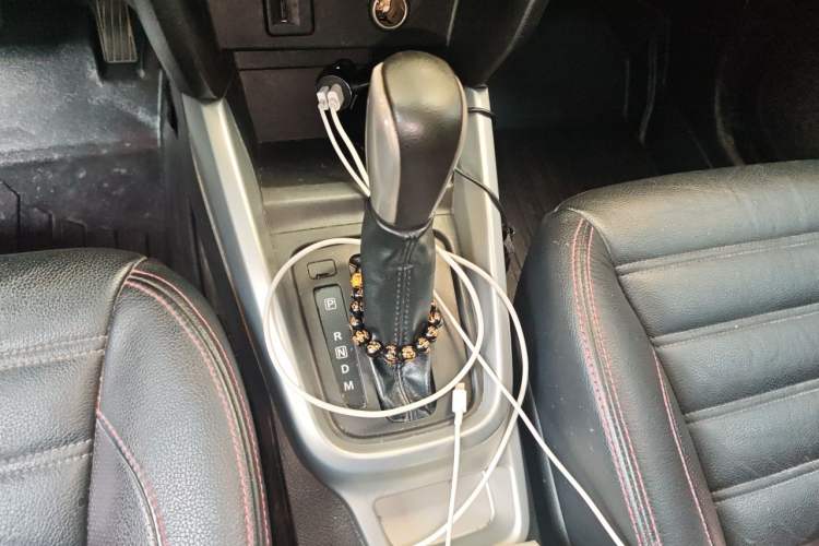Used Suzuki Vitara 2016 1.4T Automatic Two-Wheel Drive Luxury Version Gear Lever