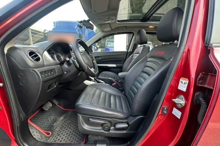 Used Suzuki Vitara 2016 1.4T Automatic Two-Wheel Drive Luxury Version Interior 3