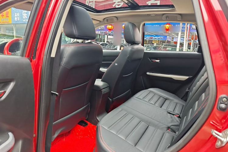 Used Suzuki Vitara 2016 1.4T Automatic Two-Wheel Drive Luxury Version Interior 4