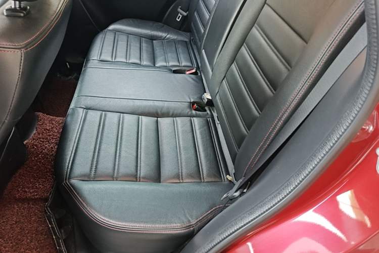 Used Suzuki Vitara 2016 1.4T Automatic Two-Wheel Drive Luxury Version Left Rear Seat