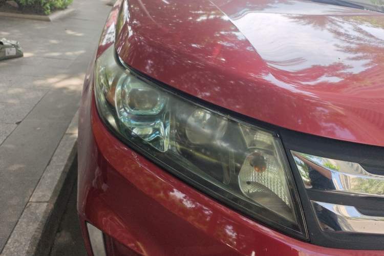 Used Suzuki Vitara 2016 1.4T Automatic Two-Wheel Drive Luxury Version Right Front Headlight