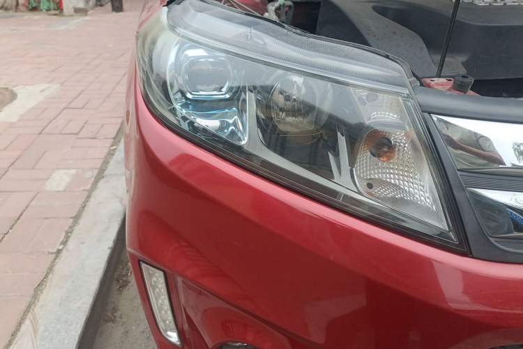 Used Suzuki Vitara 2016 1.4T Automatic Two-Wheel Drive Luxury Version Right Front Headlight