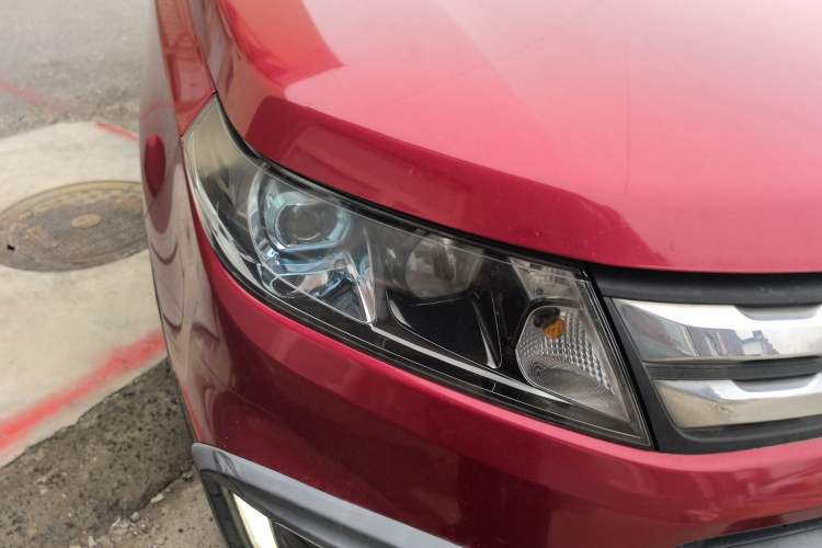 Used Suzuki Vitara 2016 1.4T Automatic Two-Wheel Drive Luxury Version Right Front Headlight