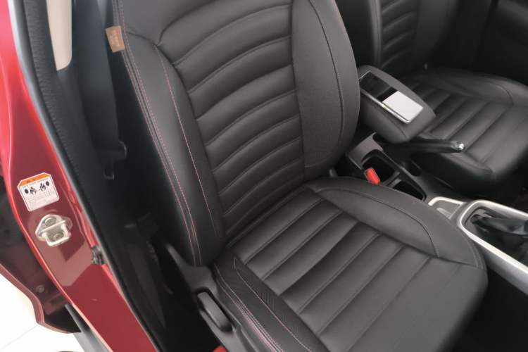Used Suzuki Vitara 2016 1.4T Automatic Two-Wheel Drive Luxury Version Right Front Seat
