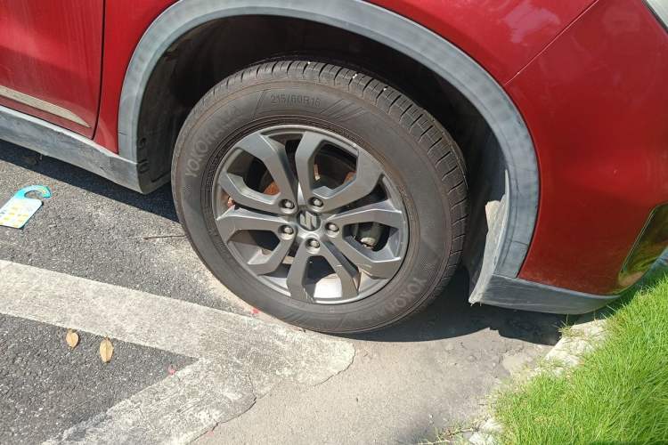 Used Suzuki Vitara 2016 1.6L Manual Two-Wheel Drive Entry-Level Trim Right Front Wheel Hub
