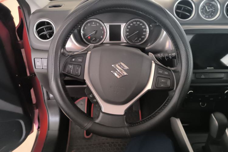 Used Suzuki Vitara 2016 1.4T Automatic Two-Wheel Drive Luxury Version Steering Wheel