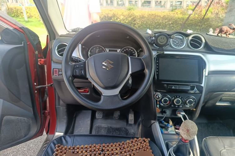 Used Suzuki Vitara 2016 1.6L Manual Two-Wheel Drive Entry-Level Trim Steering Wheel