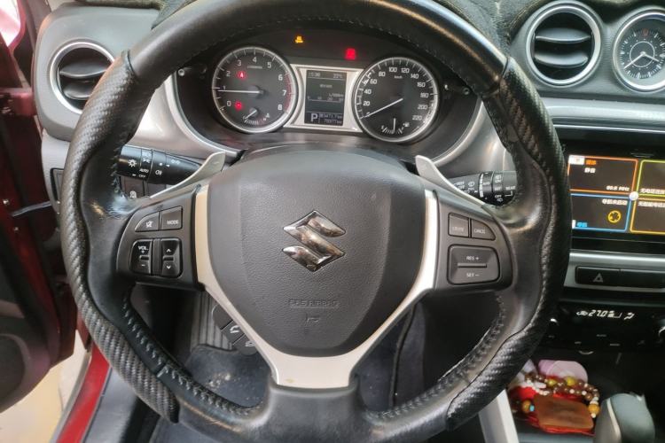 Used Suzuki Vitara 2016 1.4T Automatic Two-Wheel Drive Luxury Version Steering Wheel
