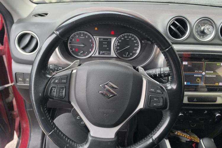 Used Suzuki Vitara 2016 1.4T Automatic Two-Wheel Drive Luxury Version Steering Wheel