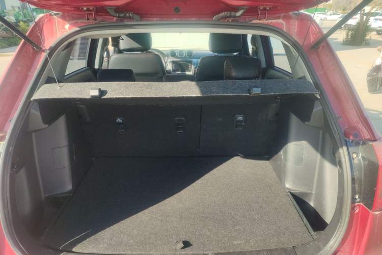 Used Suzuki Vitara 2016 1.4T Automatic All-Wheel Drive Leading Version Trunk