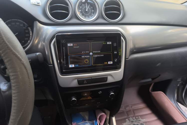 Used Suzuki Vitara 2016 1.4T Manual Two-Wheel Drive Luxury Model Audio And AC Panel