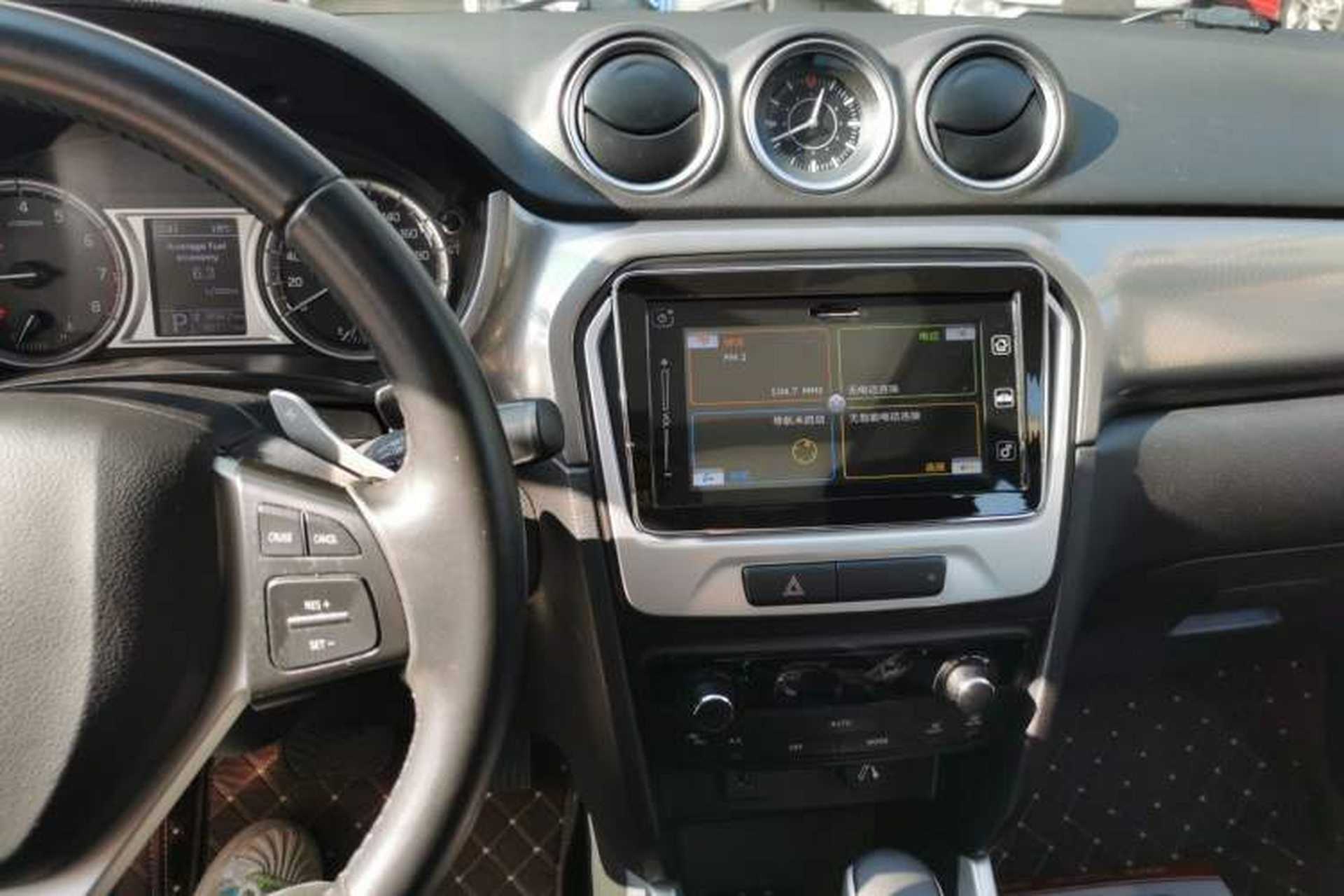 Used Suzuki Vitara 2016 1.4T Automatic Two-Wheel Drive Luxury Version Audio And AC Panel