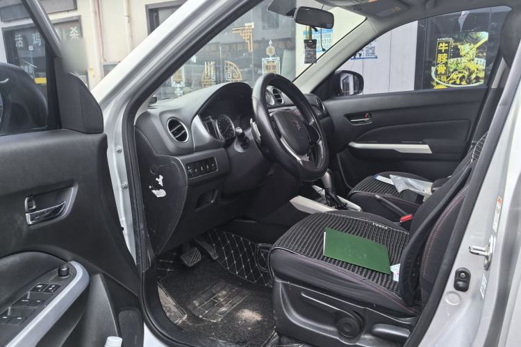 Used Suzuki Vitara 2016 1.4T Automatic All-Wheel Drive Leading Version Interior 2