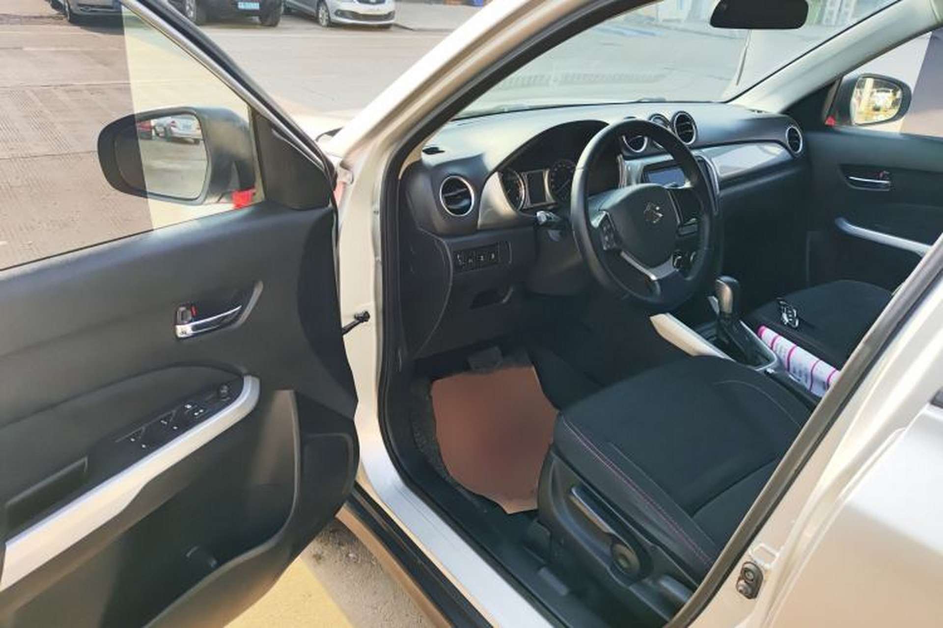 Used Suzuki Vitara 2016 1.4T Automatic Two-Wheel Drive Elite Model Interior 3