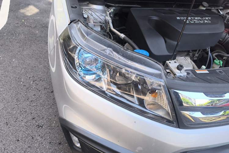 Used Suzuki Vitara 2016 1.4T Manual Two-Wheel Drive Luxury Model Right Front Headlight