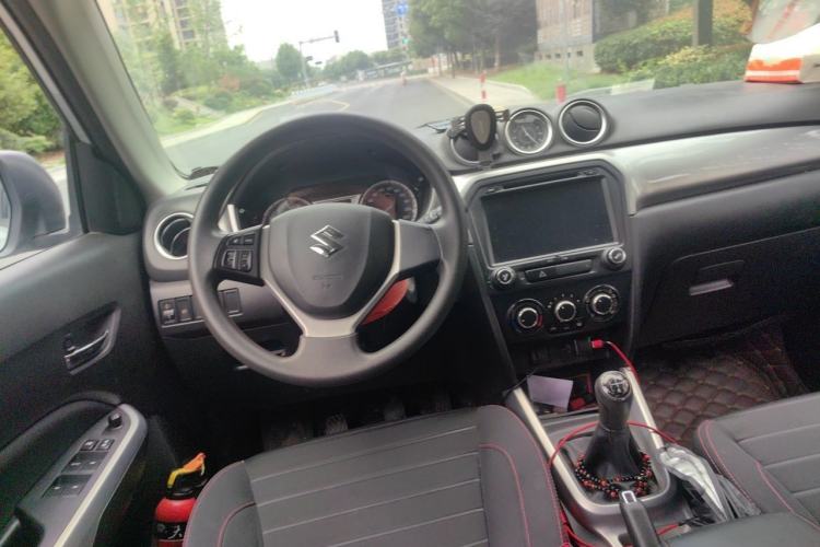 Used Suzuki Vitara 2016 1.6L Manual Two-Wheel Drive Entry-Level Trim Steering Wheel