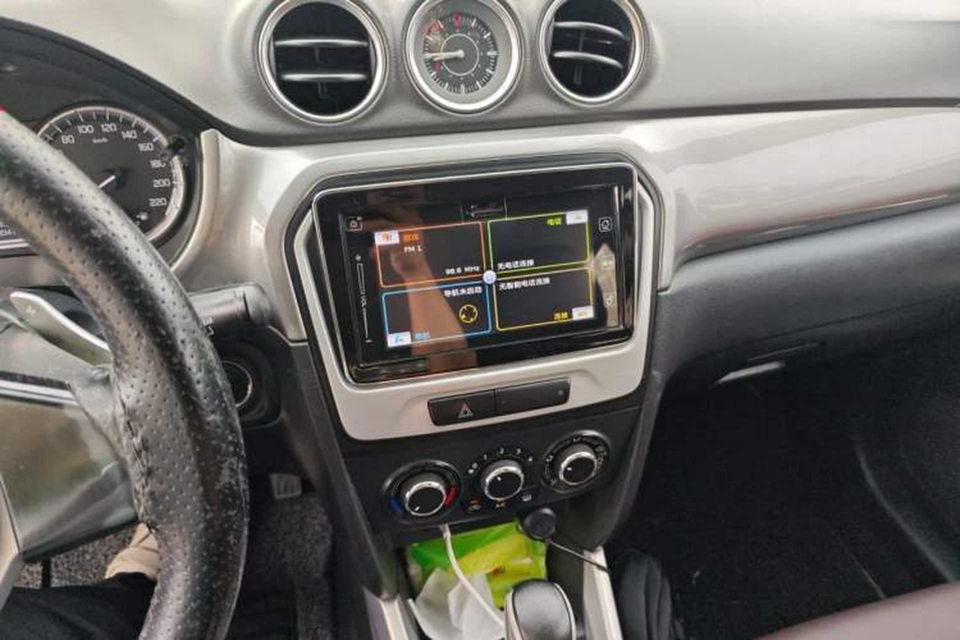 Used Suzuki Vitara 2016 1.4T Automatic Two-Wheel Drive Elite Model Audio And AC Panel