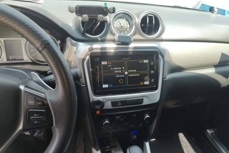 Used Suzuki Vitara 2016 1.4T Automatic Two-Wheel Drive Luxury Version Audio And AC Panel