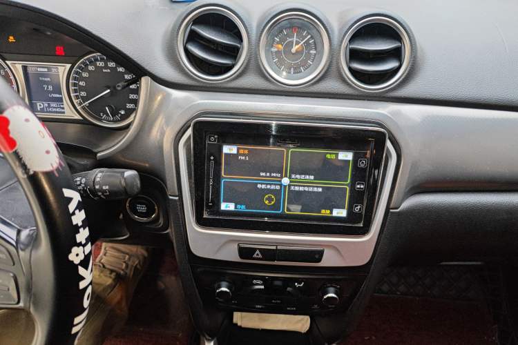 Used Suzuki Vitara 2016 1.4T Automatic 4x4 Flagship Model Audio And AC Panel